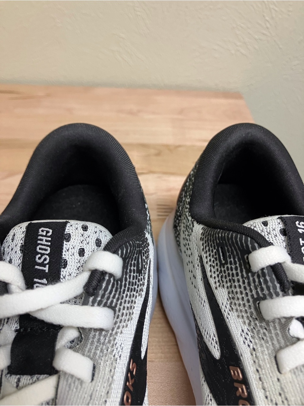 Brooks Women's Ghost 16 - Picture 7 of 12